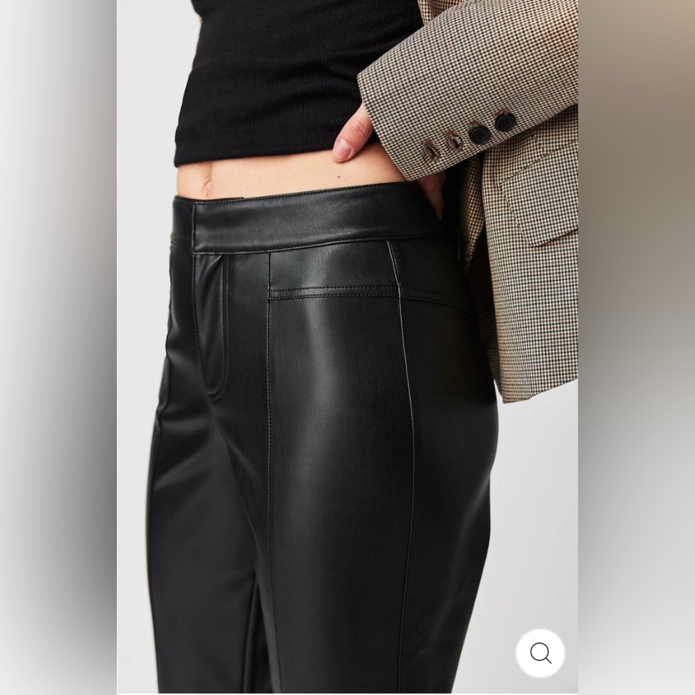 FREE PEOPLE UPTOWN HIGH RISE VEGAN LEATHER PANTS BLACK SIZE 0 SLIM FLARE - Picture 4 of 5